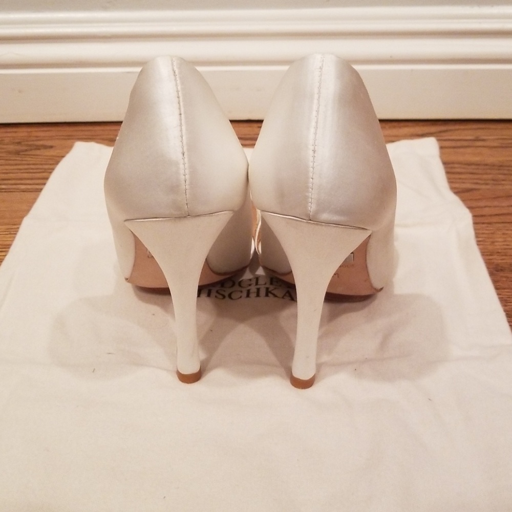 Badgley Mischka Cocktail Shoes White Satin - Picture 3 of 8